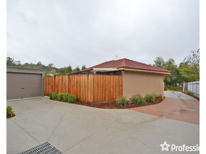 1/5 Alex Court, Mooroolbark VIC 3138