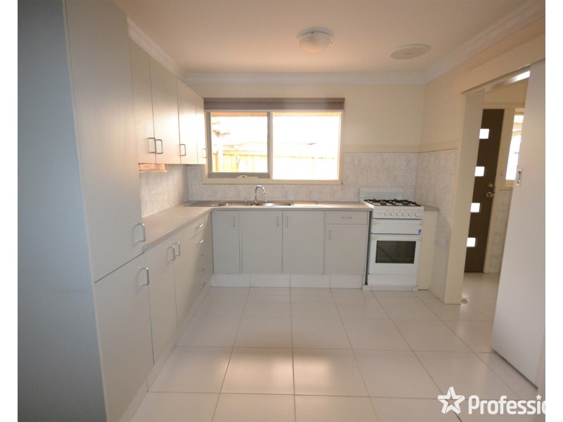 1/5 Alex Court, Mooroolbark VIC 3138