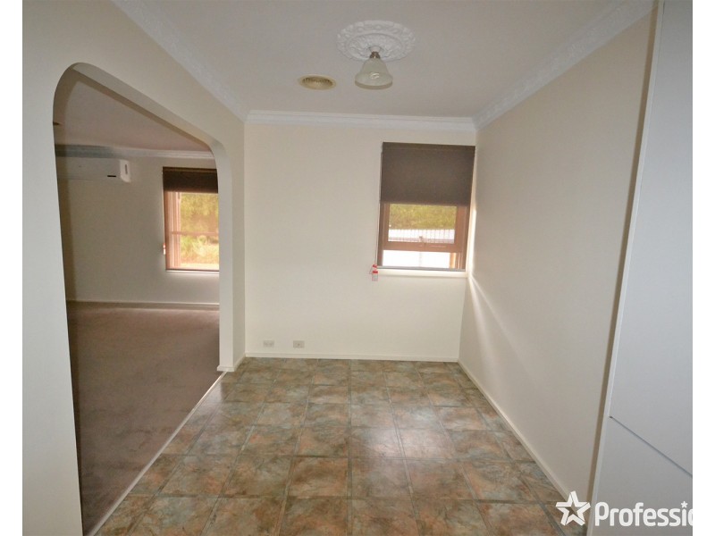 1/5 Alex Court, Mooroolbark VIC 3138