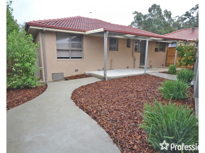 1/5 Alex Court, Mooroolbark VIC 3138