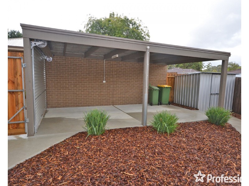 1/5 Alex Court, Mooroolbark VIC 3138