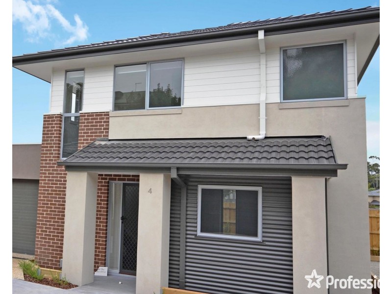 4 Prestige Close, Mooroolbark VIC 3138