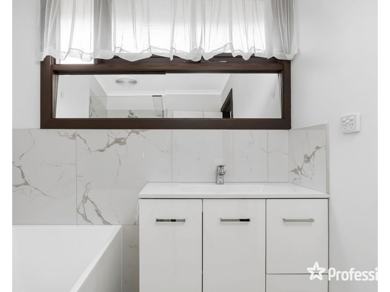 97 Hawthory Road, Kilsyth VIC 3137