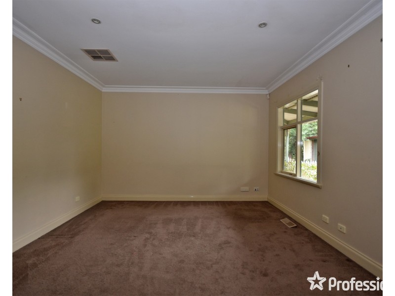 39 Trevallyn Close, Montrose VIC 3765