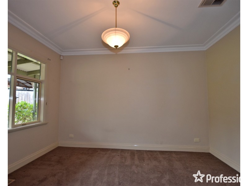 39 Trevallyn Close, Montrose VIC 3765