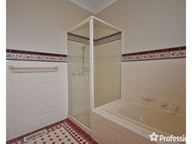 39 Trevallyn Close, Montrose VIC 3765