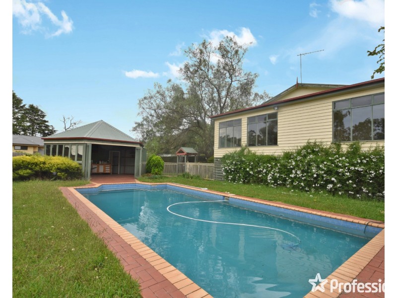 39 Trevallyn Close, Montrose VIC 3765