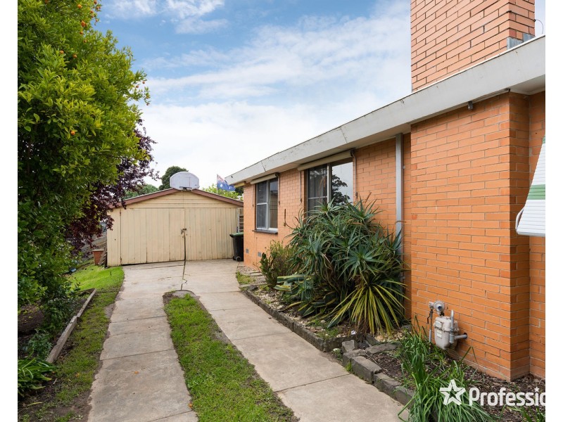 22 Krowera Street, Mooroolbark VIC 3138