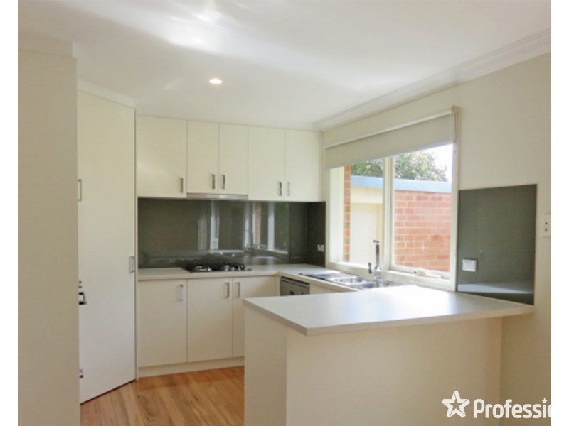 2/6 Edward Court, Croydon VIC 3136