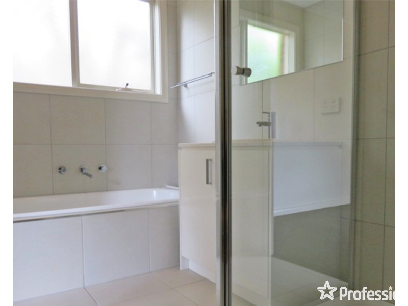 2/6 Edward Court, Croydon VIC 3136