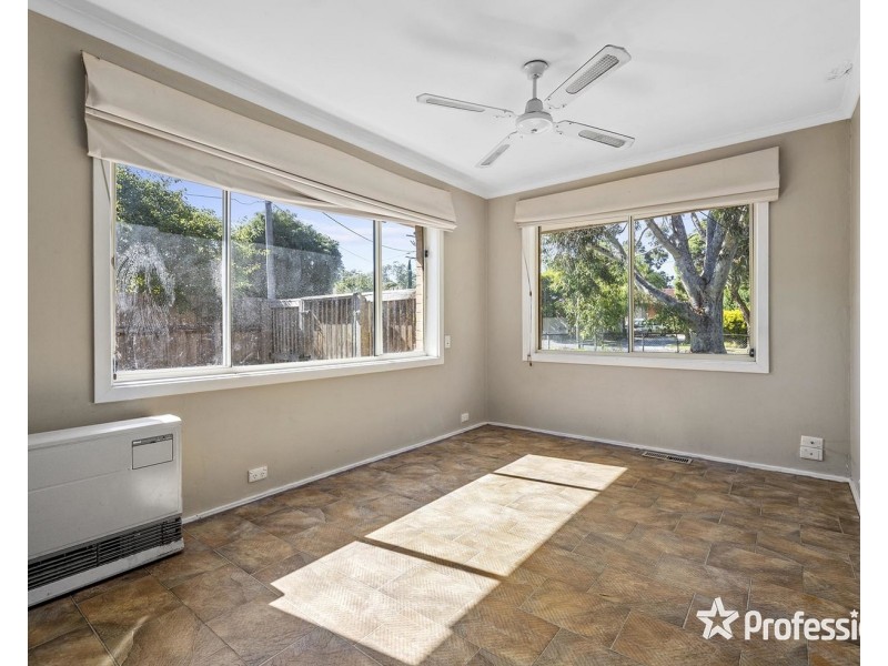 7 Larbert Road, Mooroolbark VIC 3138