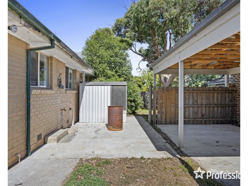 7 Larbert Road, Mooroolbark VIC 3138