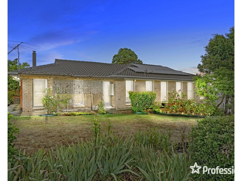 23 Woodville Road, Mooroolbark VIC 3138