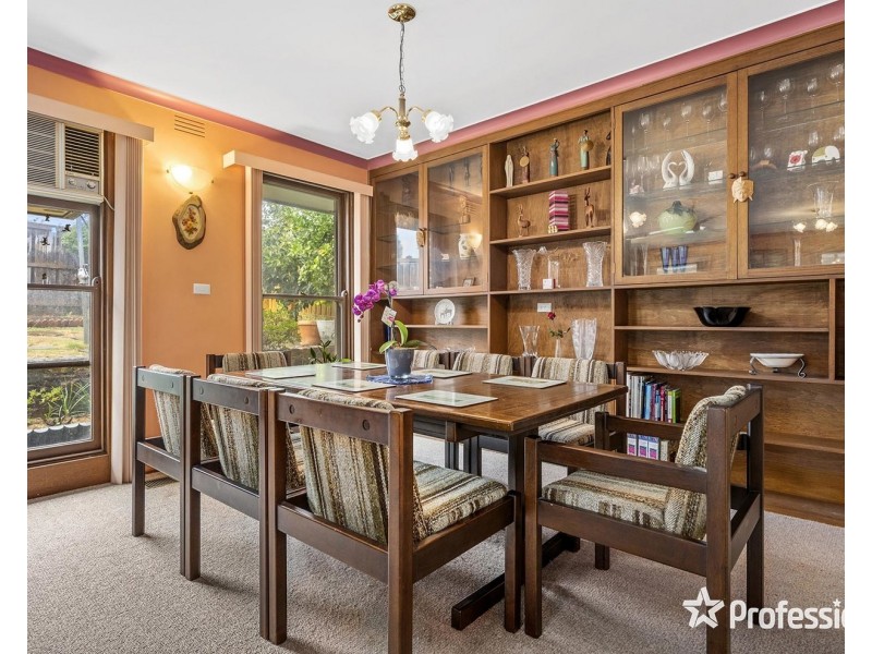 23 Woodville Road, Mooroolbark VIC 3138