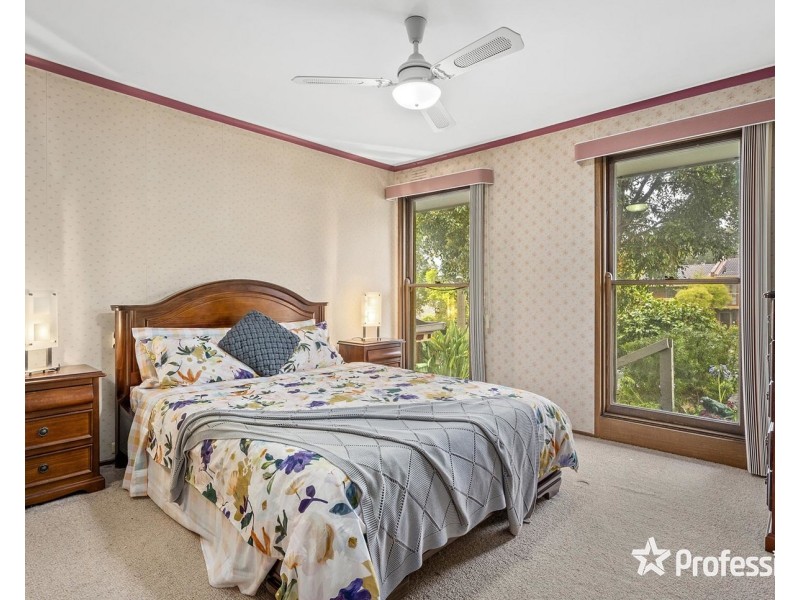 23 Woodville Road, Mooroolbark VIC 3138