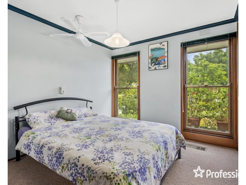 23 Woodville Road, Mooroolbark VIC 3138