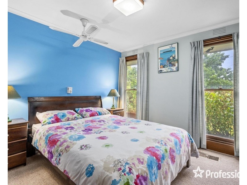 23 Woodville Road, Mooroolbark VIC 3138