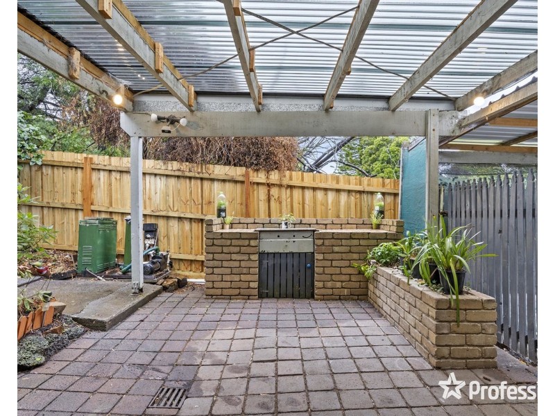 23 Woodville Road, Mooroolbark VIC 3138