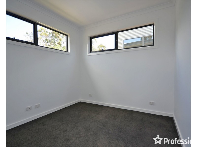 1 Floral Court, Mooroolbark VIC 3138