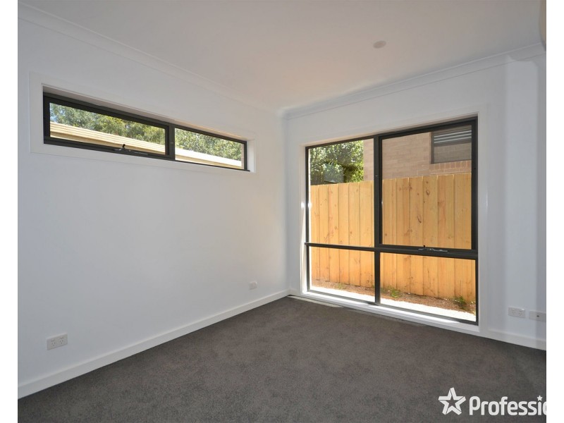 1 Floral Court, Mooroolbark VIC 3138