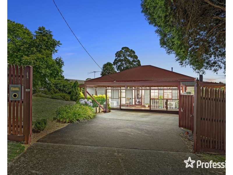 1 The Wallaby Run, Chirnside Park VIC 3116