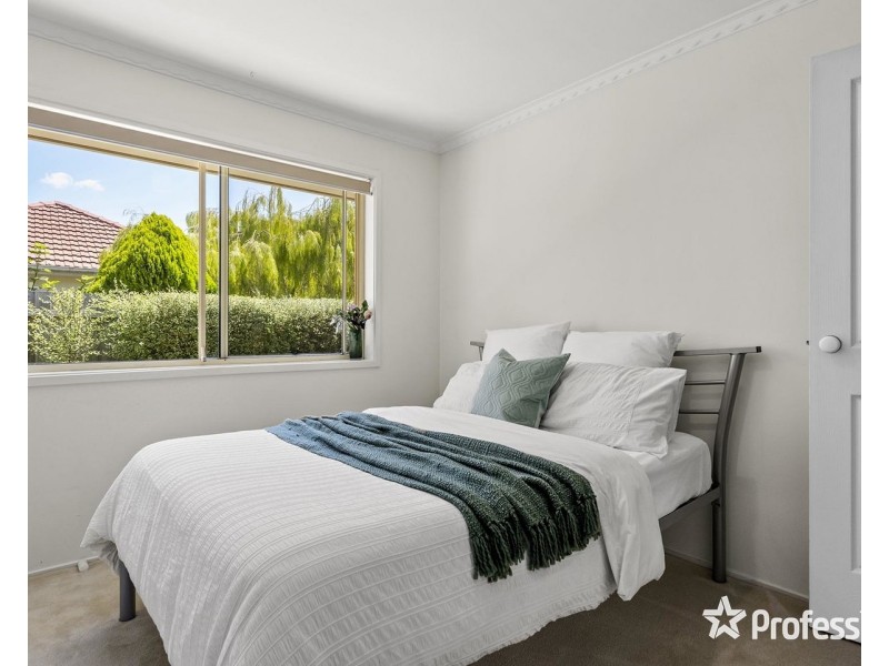 2/26 Haig Street, Croydon VIC 3136