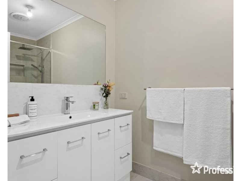 2/26 Haig Street, Croydon VIC 3136