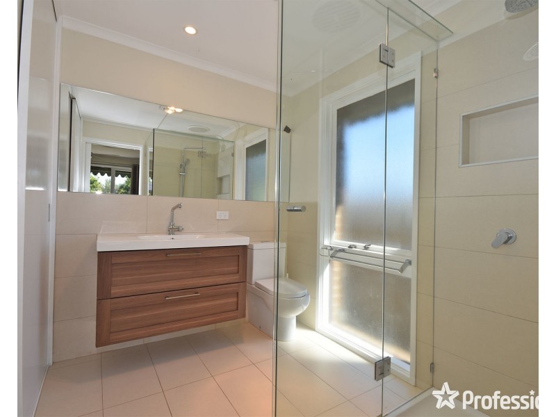 9 Rolloway Rise, Chirnside Park VIC 3116