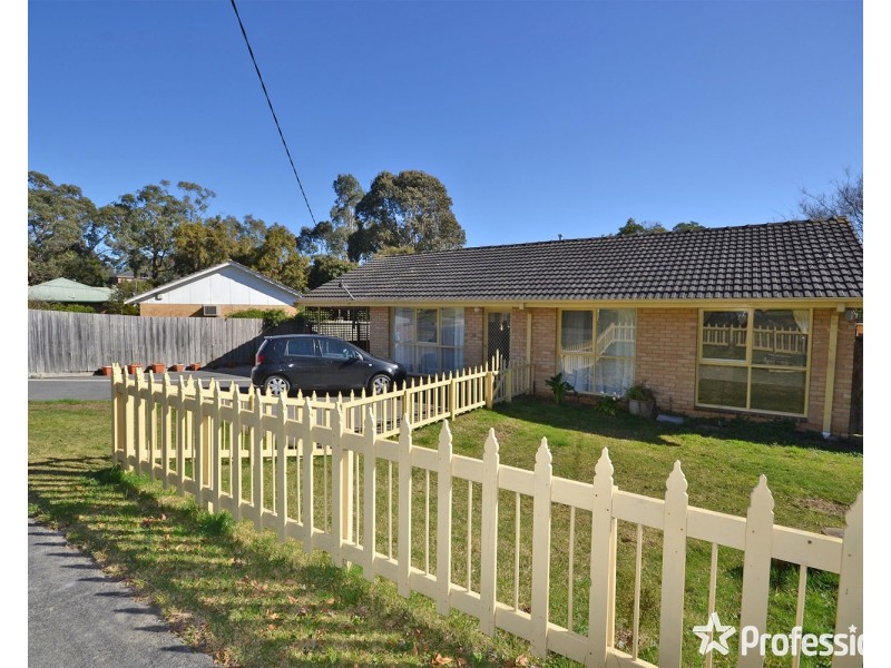 20 Dryden Concourse, Mooroolbark VIC 3138