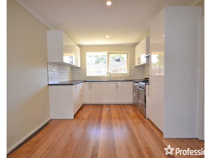 20 Dryden Concourse, Mooroolbark VIC 3138