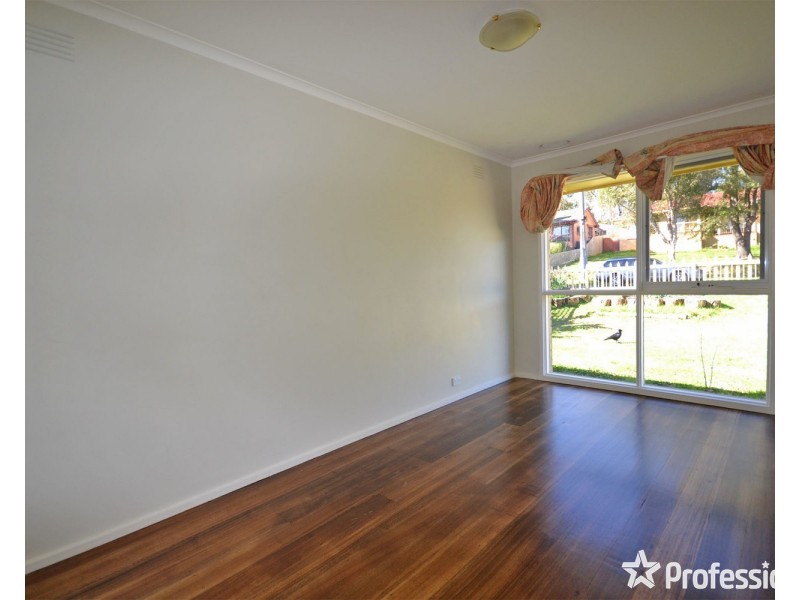 20 Dryden Concourse, Mooroolbark VIC 3138
