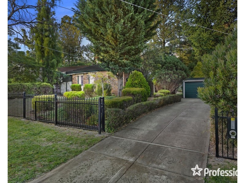 10 Ravenswood Court, Montrose VIC 3765