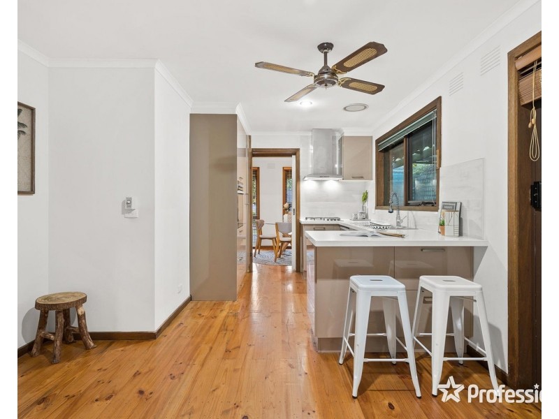 10 Ravenswood Court, Montrose VIC 3765