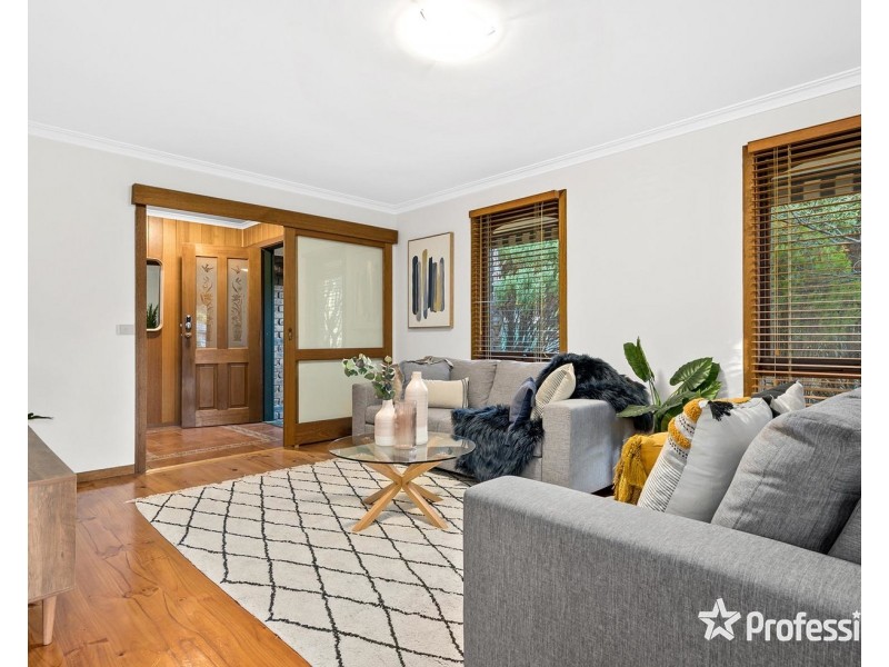 10 Ravenswood Court, Montrose VIC 3765