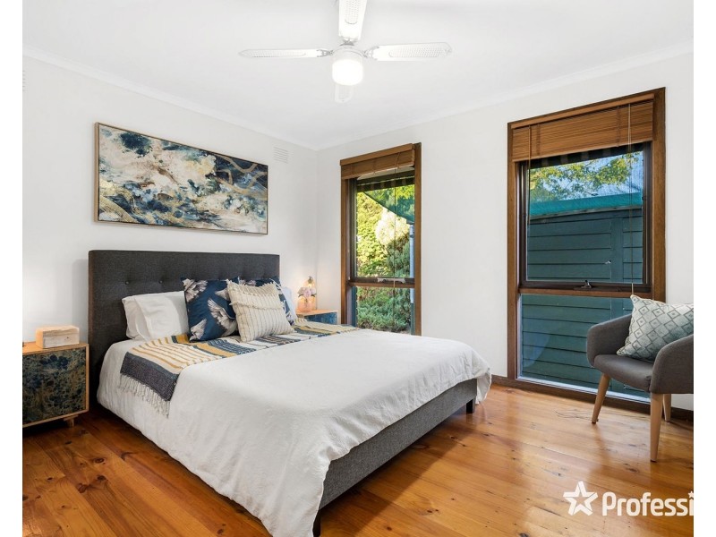 10 Ravenswood Court, Montrose VIC 3765