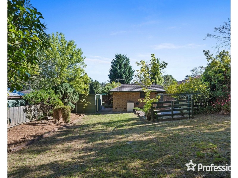 10 Ravenswood Court, Montrose VIC 3765
