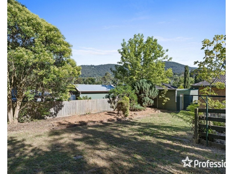 10 Ravenswood Court, Montrose VIC 3765