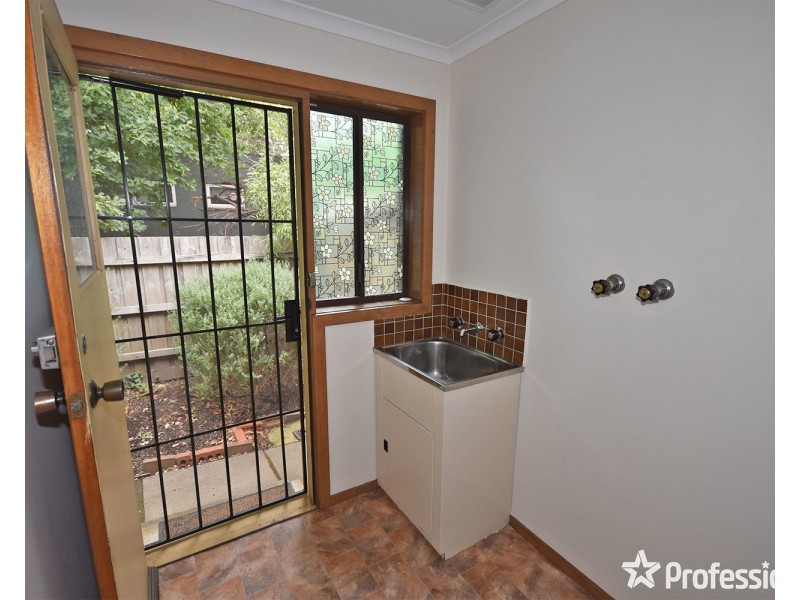 8/112 Sherlock Road, Mooroolbark VIC 3138