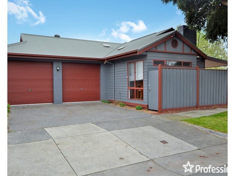 35 Diane Crescent, Mooroolbark VIC 3138