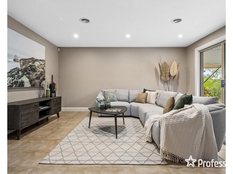 35 Johns Crescent, Mount Evelyn VIC 3796