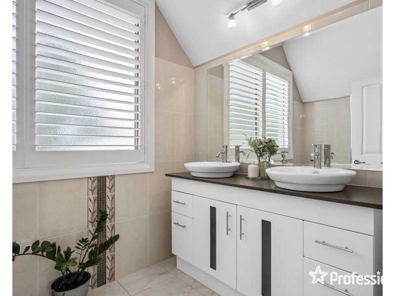 35 Johns Crescent, Mount Evelyn VIC 3796