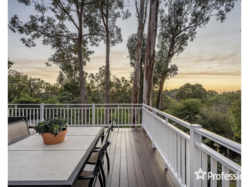 35 Johns Crescent, Mount Evelyn VIC 3796