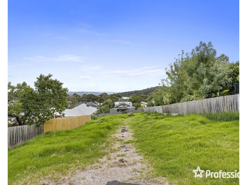 19 Helena Road, Lilydale VIC 3140