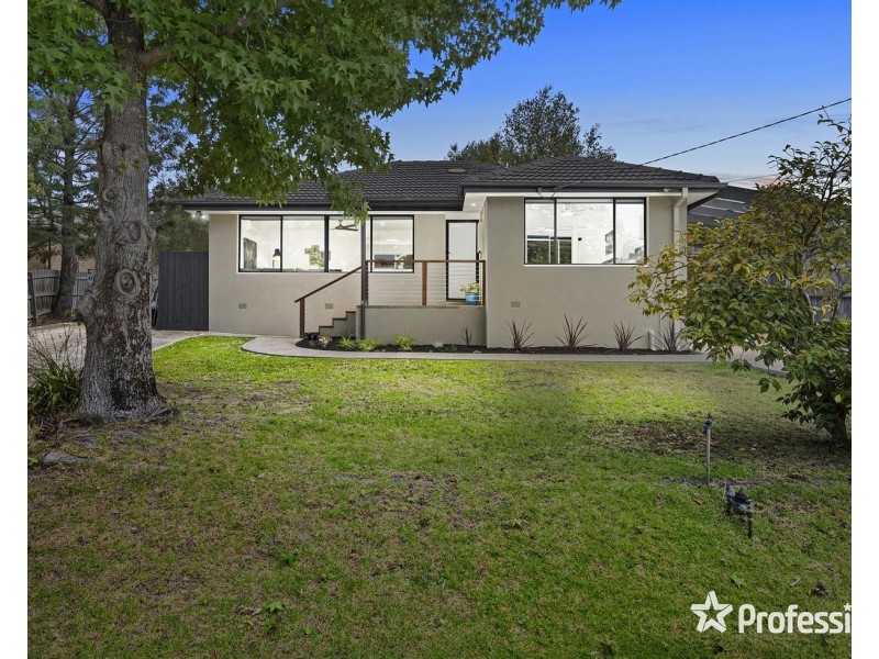 68 Dryden Concourse, Mooroolbark VIC 3138