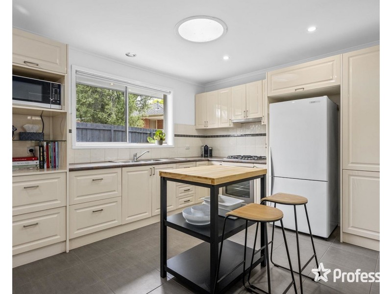 68 Dryden Concourse, Mooroolbark VIC 3138