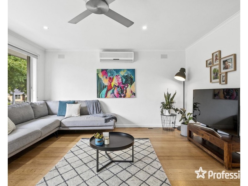68 Dryden Concourse, Mooroolbark VIC 3138