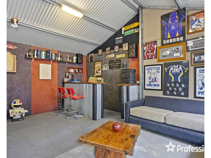 33 Wainewright Avenue, Mooroolbark VIC 3138