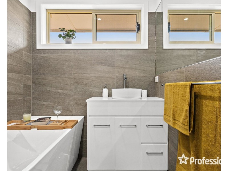 3 David Close, Kilsyth VIC 3137