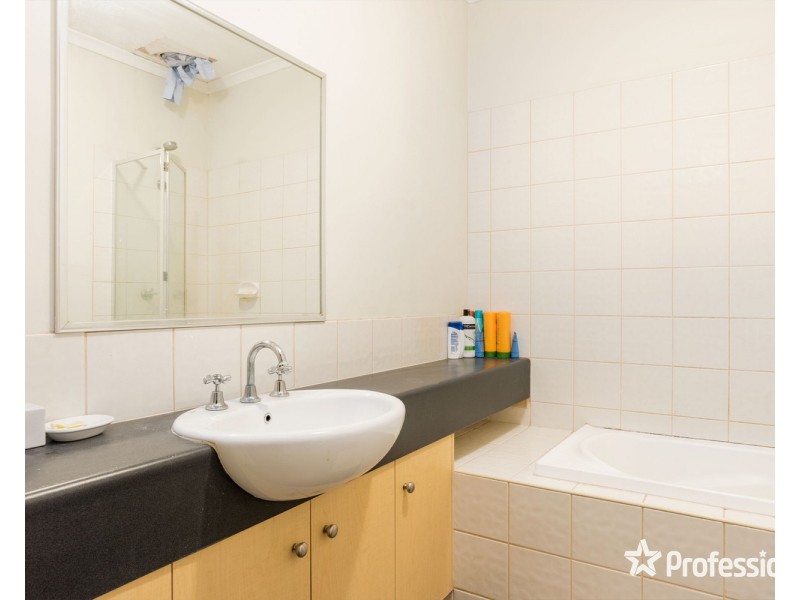 56/13-15 Hewish Road, Croydon VIC 3136