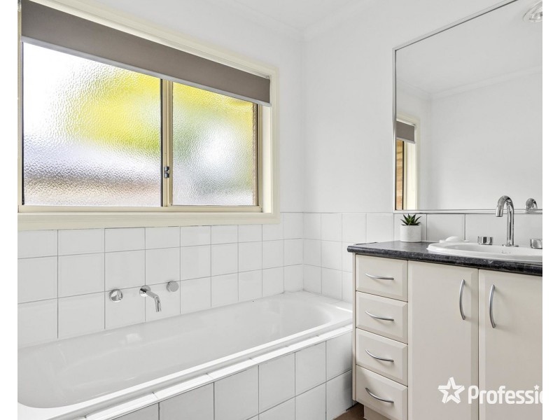 3/11 Wordsworth Street, Mooroolbark VIC 3138